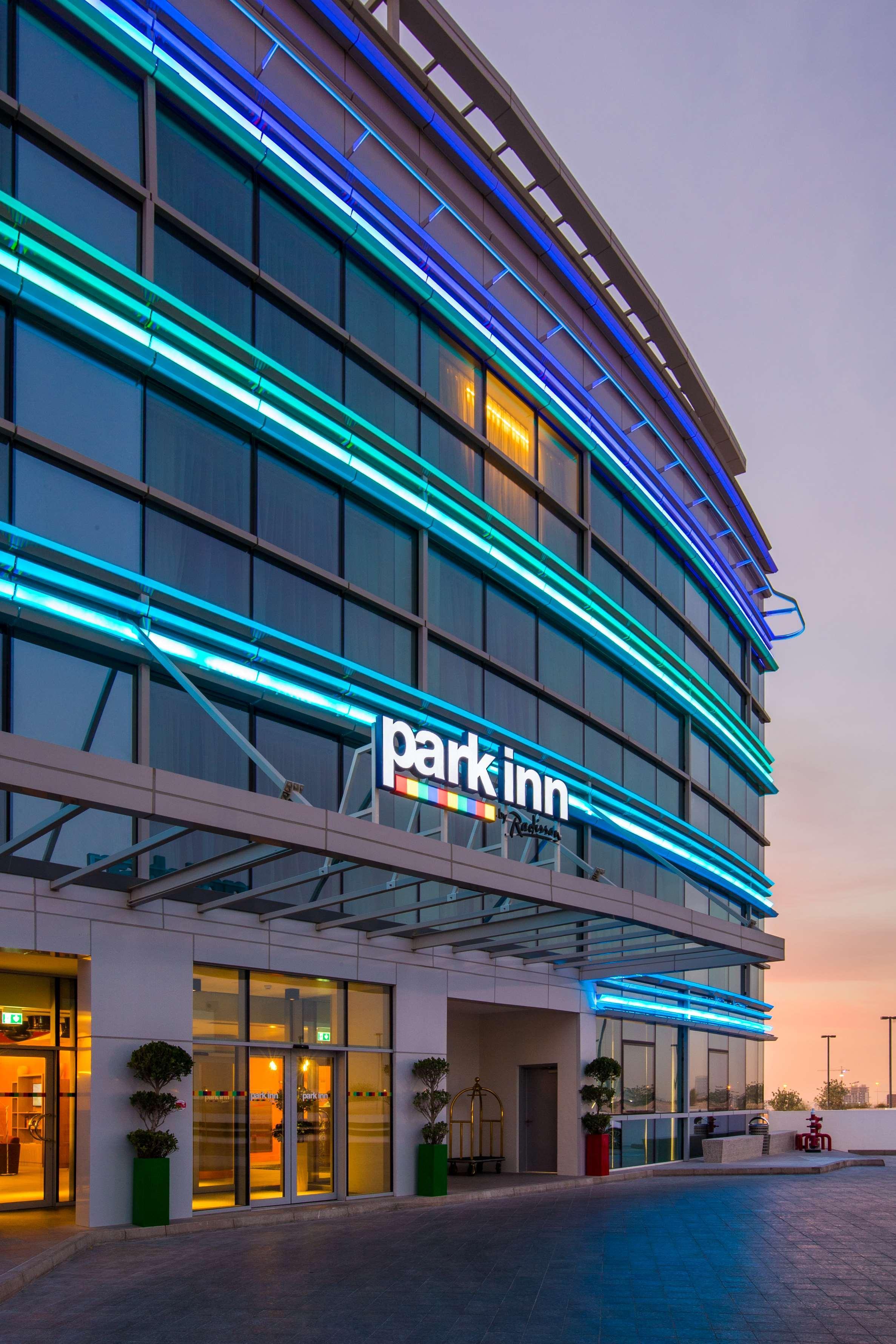 Park Inn By Radisson Dubai Motor City Exterior foto